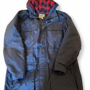 L.L.Bean Men’s Insulated Parka – Navy with Buffalo Plaid Lining (Size L Tall)